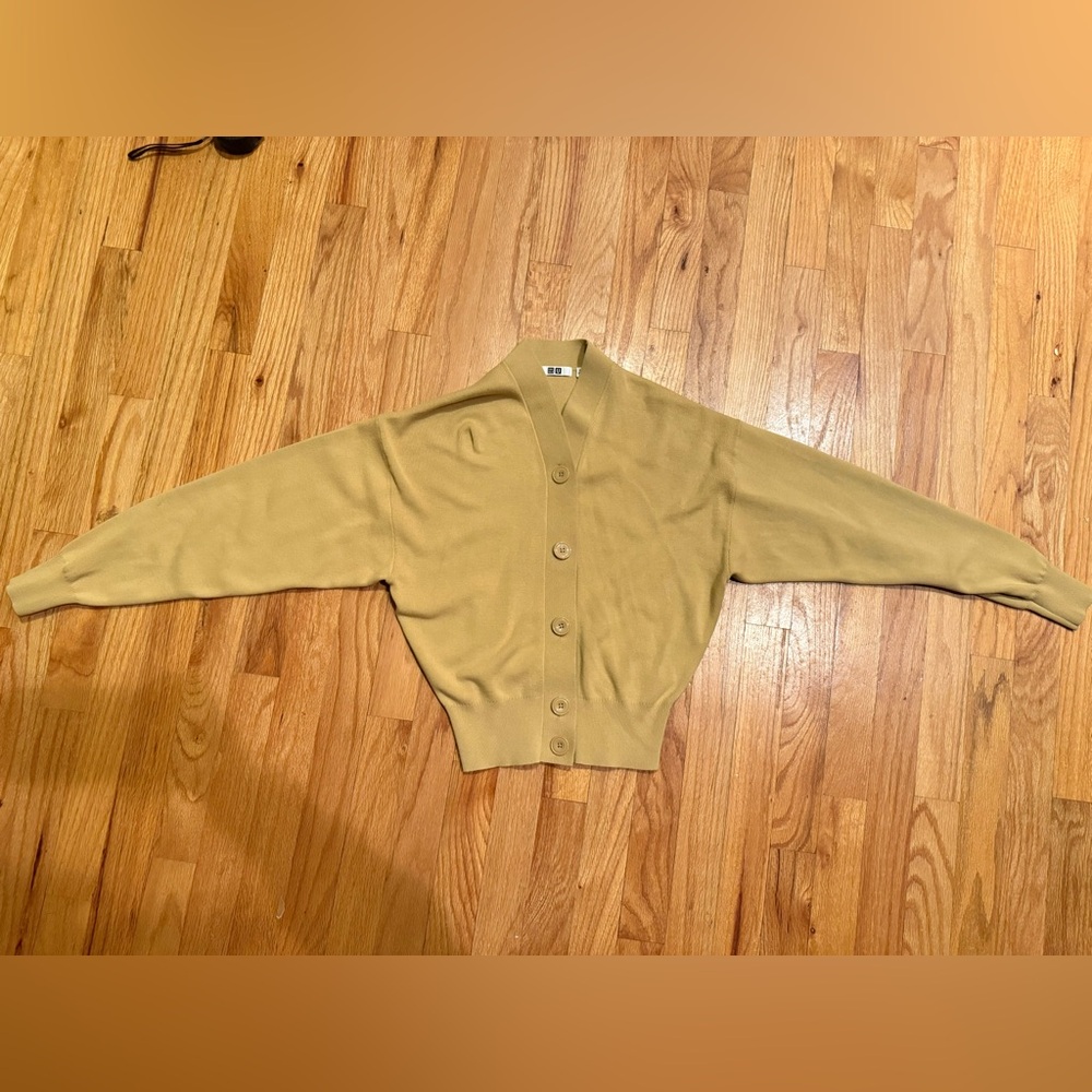 UNIQLO U Cropped Long Sleeve Cardigan XXS Yellow New Condition